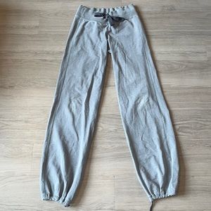 Lulu sweatpants!!!
